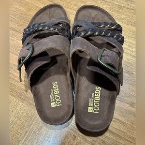 White mountain sandals